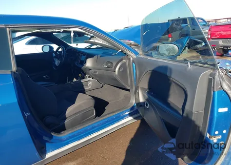 2021 Dodge Challenger R/T z USA, uszkodzony, nr VIN 2C3CDZBT9MH631803